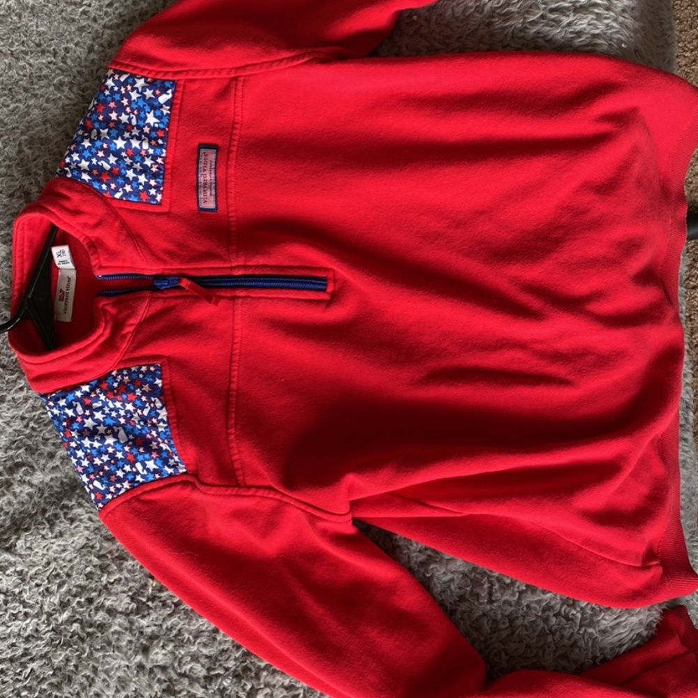 Vineyard vines sweatshirt!